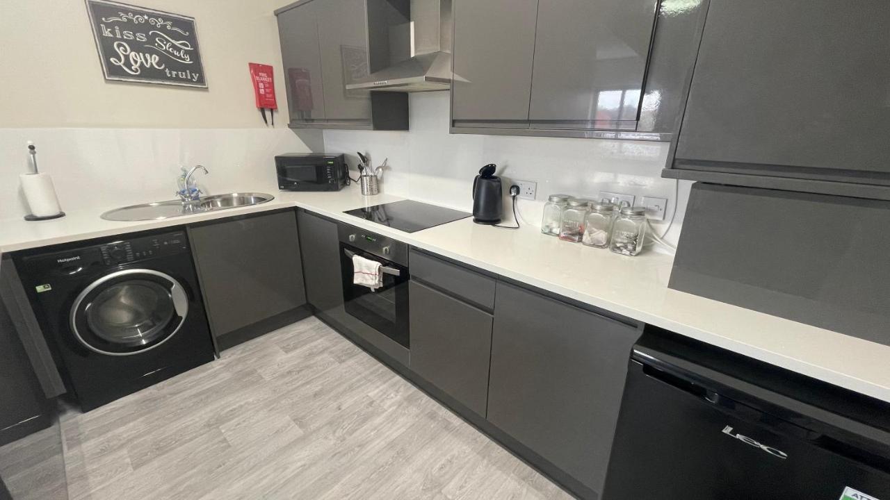 Mays Apartments - 102 Mill Street, Free Parking, 2 Minute Walk To Baltic Market And City Centre - Apartments Sleep 1-10 Guests 리버풀 외부 사진