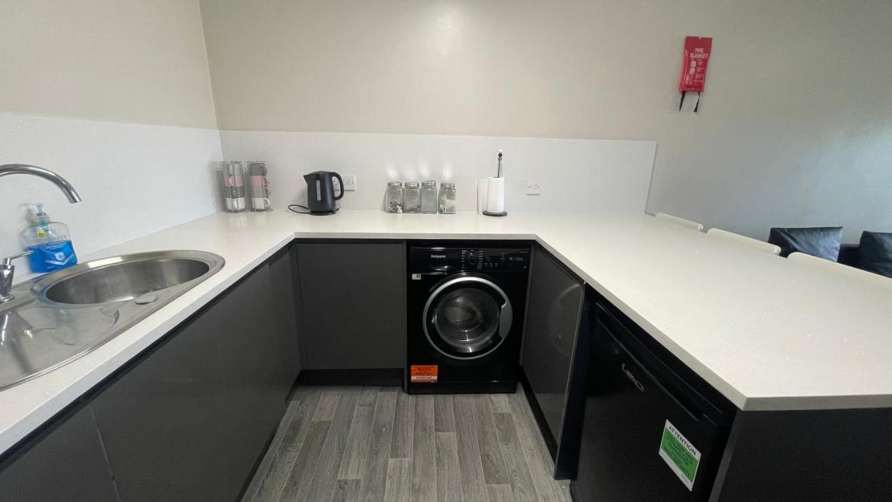 Mays Apartments - 102 Mill Street, Free Parking, 2 Minute Walk To Baltic Market And City Centre - Apartments Sleep 1-10 Guests 리버풀 외부 사진