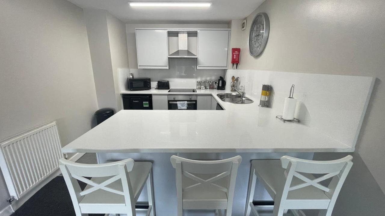 Mays Apartments - 102 Mill Street, Free Parking, 2 Minute Walk To Baltic Market And City Centre - Apartments Sleep 1-10 Guests 리버풀 객실 사진
